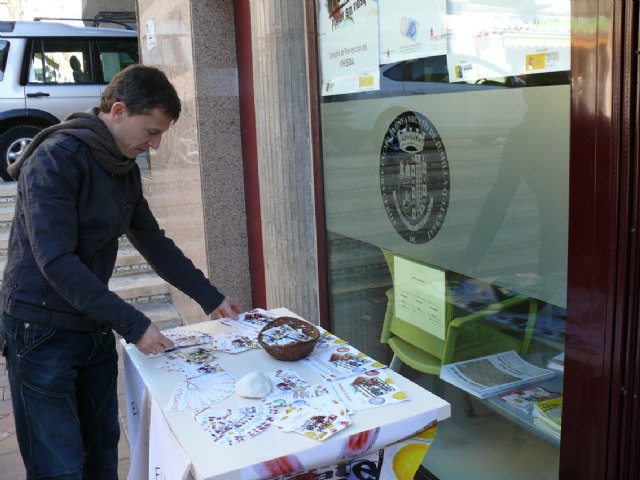 Reparten 1.000 preservativos masculinos a los jóvenes con motivo del día mundial del SIDA - 1, Foto 1