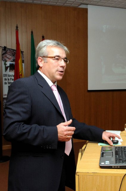 Veterinarios taurinos y profesores de la Universidad de Murcia promueven un máster de especialización - 3, Foto 3