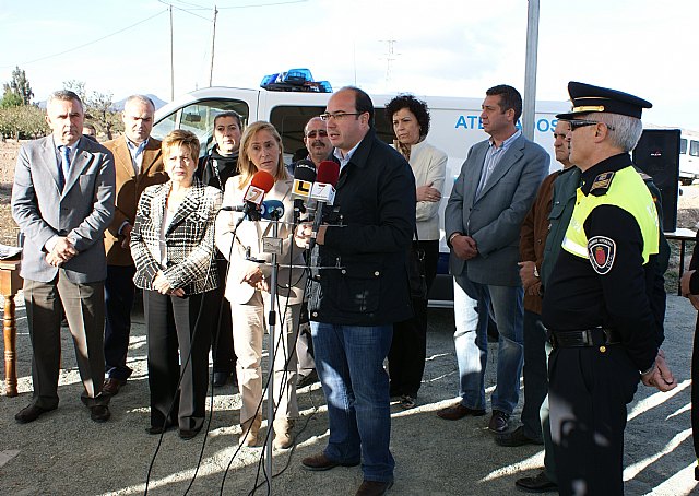 El alcalde de Puerto Lumbreras y la consejera de Presidencia colocan la primera piedra del nuevo Centro de Atención Policial - 2, Foto 2