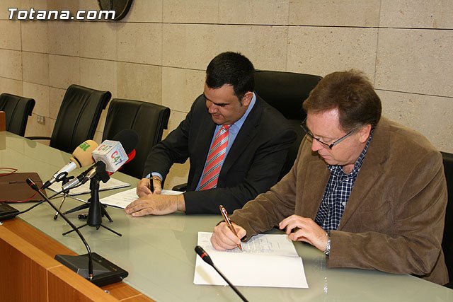 Las obras de construcción de la rotonda en la intersección de las avenidas Juan Carlos I y rambla de La Santa minimizarán los problemas relacionados con el tráfico rodado, Foto 1