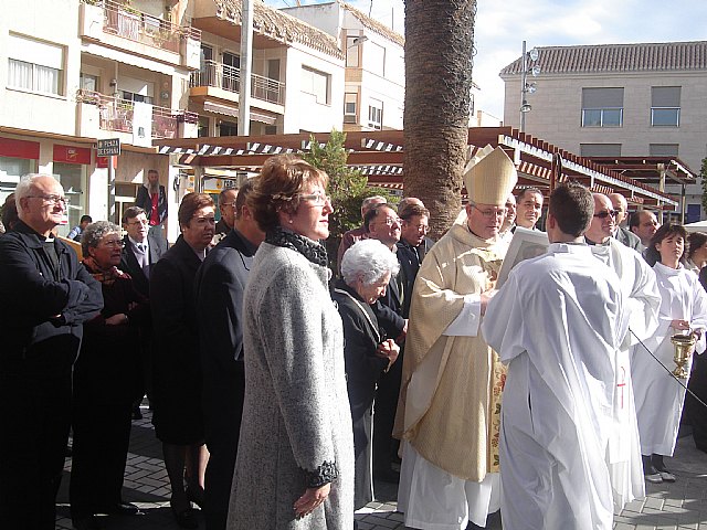 El Obispo José Manuel Lorca Planes preside la misa del día grande de las fiestas patronales en San Javier y bendice la calle dedicada a Antonio López - 1, Foto 1