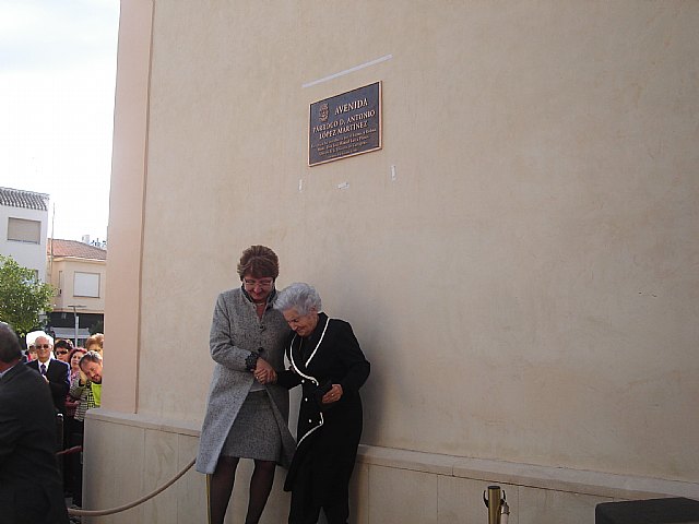 El Obispo José Manuel Lorca Planes preside la misa del día grande de las fiestas patronales en San Javier y bendice la calle dedicada a Antonio López - 2, Foto 2
