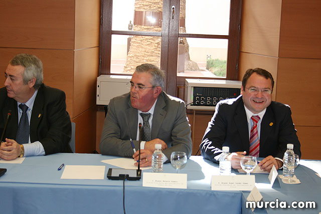 Los alcaldes plantean a Valcrcel los problemas de financiacin y el precio del agua - 15