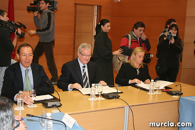 Los alcaldes plantean a Valcrcel los problemas de financiacin y el precio del agua - 21