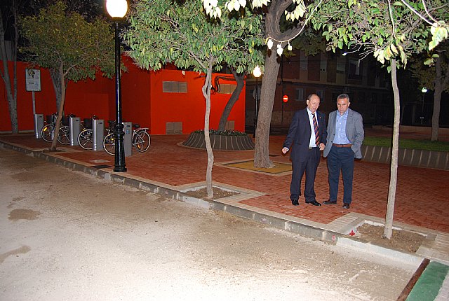 El alcalde del municipio y el director general de Administracin Local inauguran el jardn de San Cristbal, Foto 1