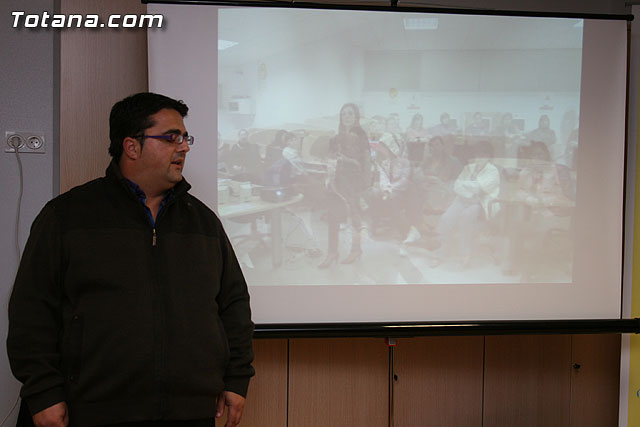 Un total de 80 padres y madres han participado en el taller 