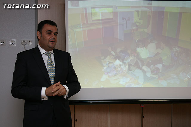 Un total de 80 padres y madres han participado en el taller 