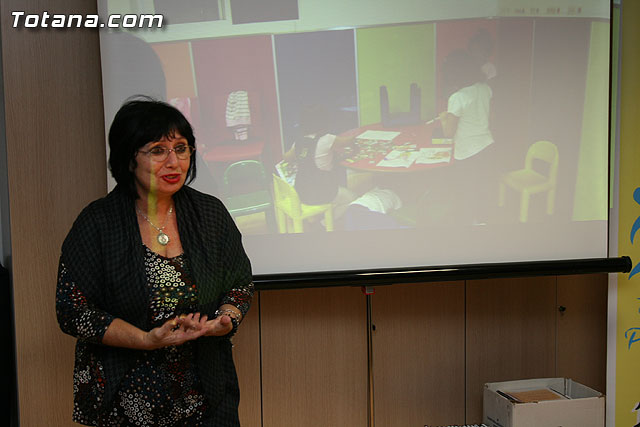 Un total de 80 padres y madres han participado en el taller 