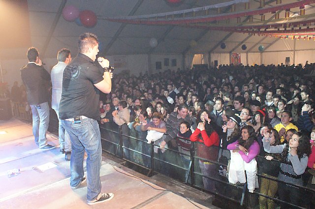 Más de 1.500 personas disfrutaron con el flamenco-pop de DECAI en las Fiestas de la Purísima - 3, Foto 3