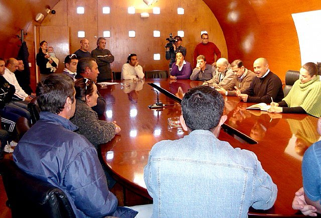 El PSOE exige a Jódar que “agudice el ingenio” para que las obras “den trabajo a los lorquinos” - 1, Foto 1