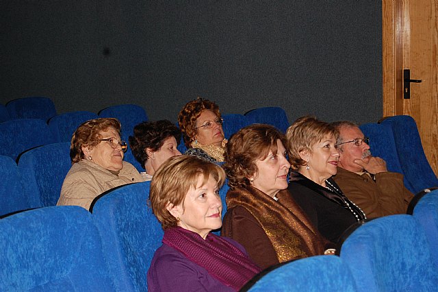 Los mayores disfrutan de una tarde de teatro - 2, Foto 2