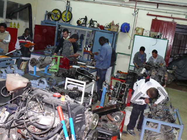 Hasta final de este mes se desarrolla un taller de mecánica dentro de un programa de dinamización - 1, Foto 1