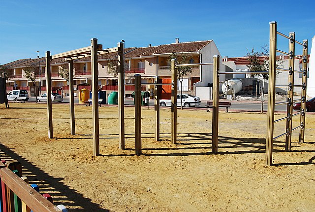 El Ayuntamiento de Alhama incorpora un Circuito Deportivo en el Jardín del Dragón, Foto 3