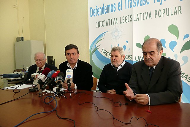 El PP vuelve a aplazar en la Asamblea el debate de la “Ley murciana” en defensa del Tajo-Segura - 1, Foto 1