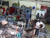 Hasta final de este mes se desarrolla un taller de mecánica dentro de un programa de dinamización