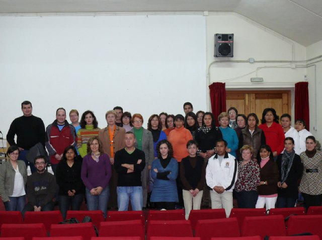 El once de enero comienza un nuevo curso de formación de cuidadores de personas dependientes - 1, Foto 1