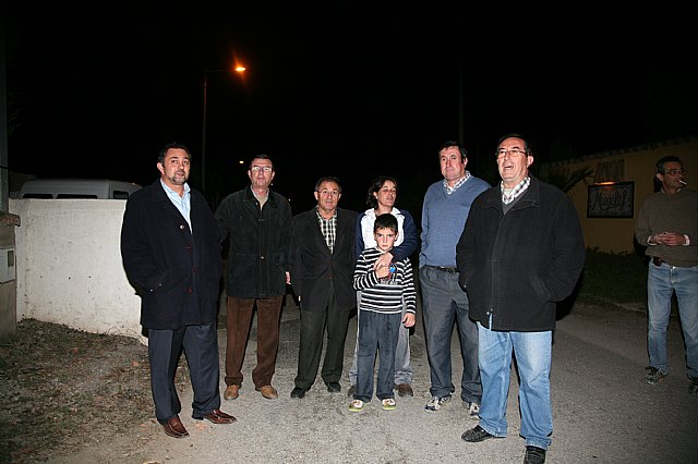 El Concejal de Obras del Ayuntamiento de Lorca inaugura esta noche 36 nuevos puntos de luz en el Camino Casa Castillo de El Campillo - 1, Foto 1