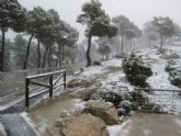 La nieve ha empezado a cuajar a partir de la altura del collado del piln y en la zona del EVA 13 de Sierra Espuña