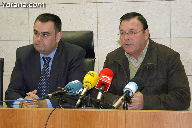 El ayuntamiento y la asociacin de belenistas de Totana (ABETO) firman un convenio de colaboracin - 4