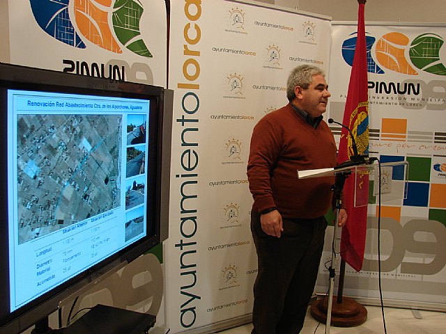 El Ayuntamiento invierte más de 55.800 euros en la mejora de la red de abastecimiento de agua en la carretera de Los Alporchones - 1, Foto 1