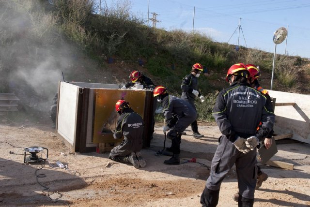 Los Bomberos aprenden nuevas técnicas de rescate de víctimas en edificios - 4, Foto 4