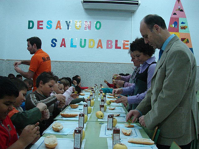 364 escolares de Primaria de una decena de colegios del municipio de Lorca participan en los desayunos saludables - 1, Foto 1