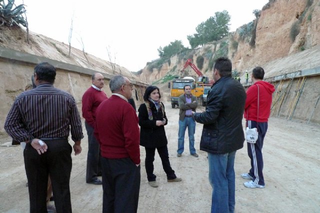 Miembros de la Comisión Ejecutiva Municipal del Partido Socialista visitaron las obras que CHS desarrolla en la rambla del río Orón - 1, Foto 1