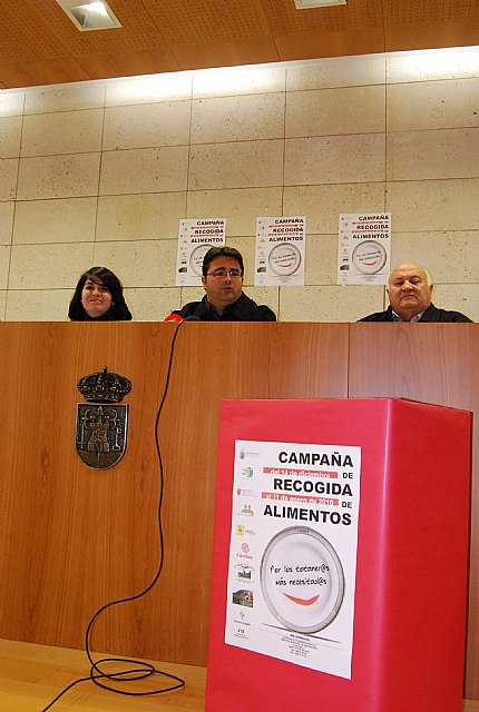 Las concejalías de Comercio y Bienestar Social apoyan la campaña  “Recogida de alimentos” llevada a cabo por Cáritas Interparroquial - 2, Foto 2