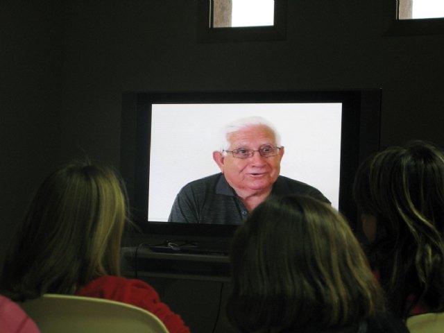Un proyecto artístico convierte la memoria de los mayores en un abuelo virtual para los niños de familias extranjeras en San Javier - 1, Foto 1