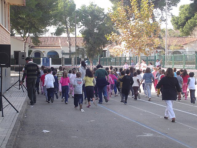 El colegio Virgen de Loreto recaudó 2.337 euros con la carrera Kilómetros Solidarios, para los niños de Costa de Marfil - 1, Foto 1