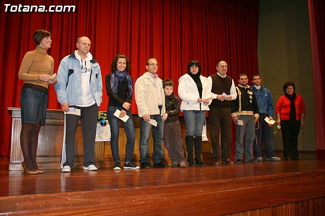 The Department of Celebrations hands out the voucher of the scratch obtained in the path "Move in Parties", Foto 1