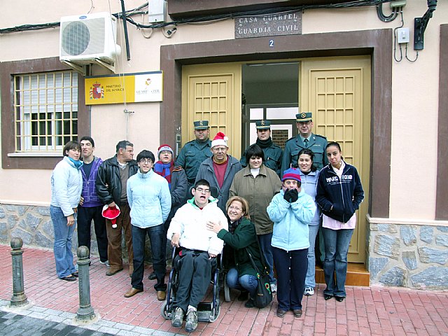 El Centro Ocupacional de Discapacitados de Fortuna visita las instalaciones de la Guardia Civil - 2, Foto 2