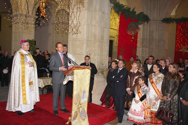 El Alcalde inaugura el Belén municipal, que será visitado por miles de personas durante la Navidad - 2, Foto 2