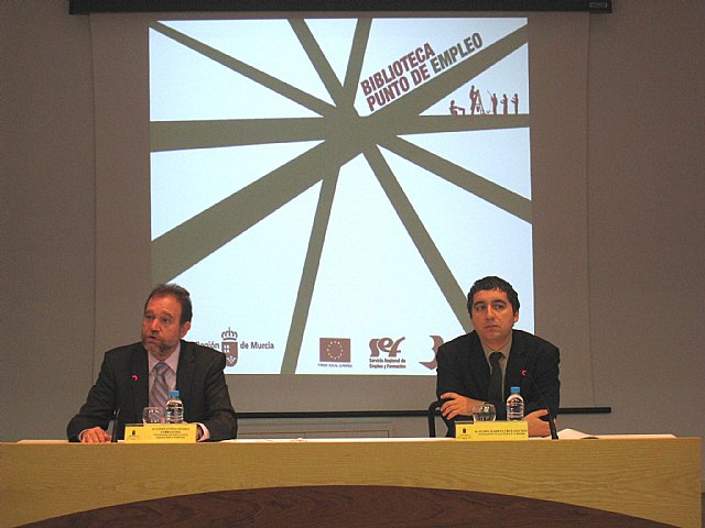 El Gobierno murciano ofrece servicios de empleo y formación a los usuarios de la Biblioteca Regional - 1, Foto 1