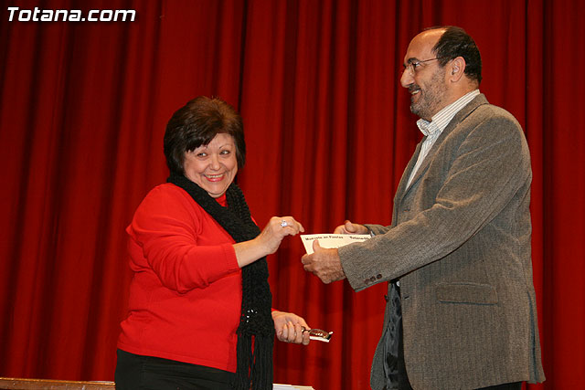 La concejala de Festejos hace entrega de los vales de los rascas obtenidos en la ruta “Muvete en Fiestas” - 26