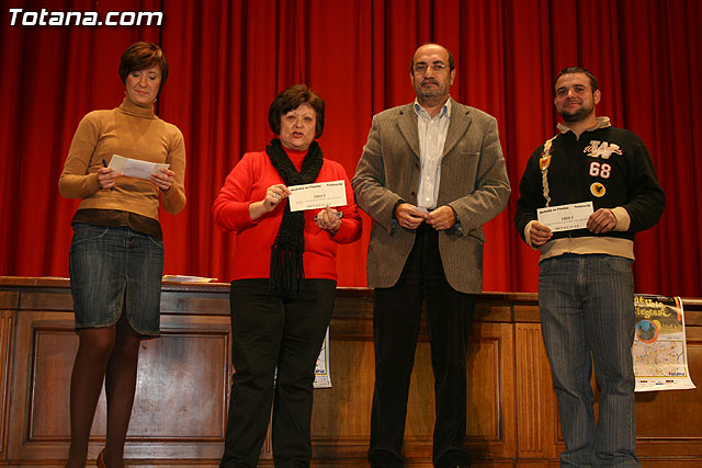 La concejala de Festejos hace entrega de los vales de los rascas obtenidos en la ruta “Muvete en Fiestas” - 28