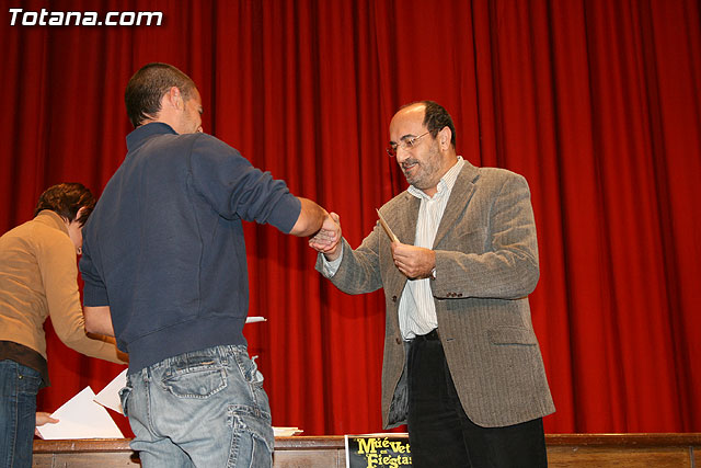 La concejala de Festejos hace entrega de los vales de los rascas obtenidos en la ruta “Muvete en Fiestas” - 29