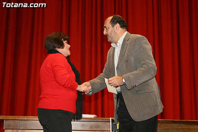 La concejala de Festejos hace entrega de los vales de los rascas obtenidos en la ruta “Muvete en Fiestas” - 32