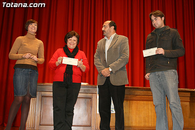 La concejala de Festejos hace entrega de los vales de los rascas obtenidos en la ruta “Muvete en Fiestas” - 33