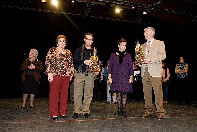 Más de 300 mayores cantan a la navidad en el I Festival de Villancicos de clubes de la tercera edad - 2, Foto 2