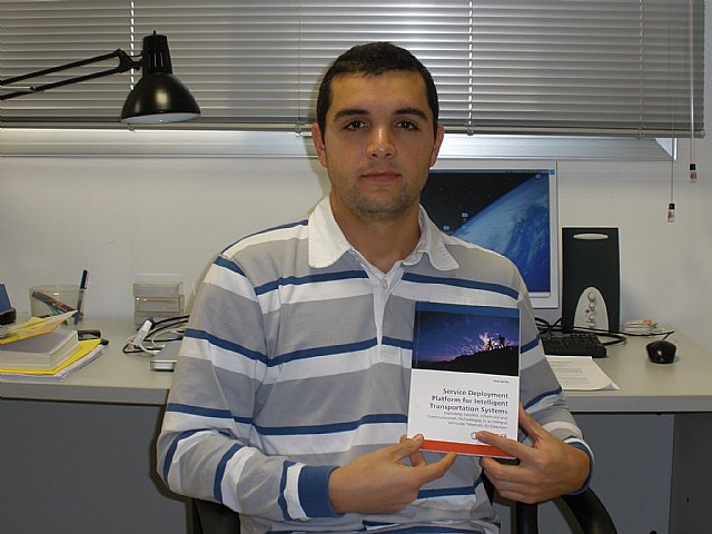 Un investigador de la Universidad de Murcia publica un libro que recoge un sistema que mejora la navegación por GPS - 1, Foto 1