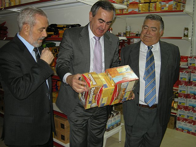 González Tovar visita el centro Hospitalidad de Santa Teresa en Cartagena para la entrega de 10.000 Kg de alimentos - 1, Foto 1