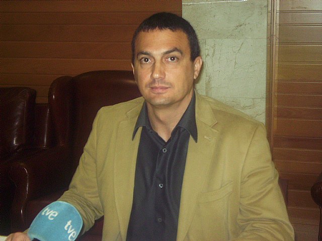 IU+LV cree que el PP ha actuado con resignación e inacción en el Parlamento regional en 2009 - 1, Foto 1