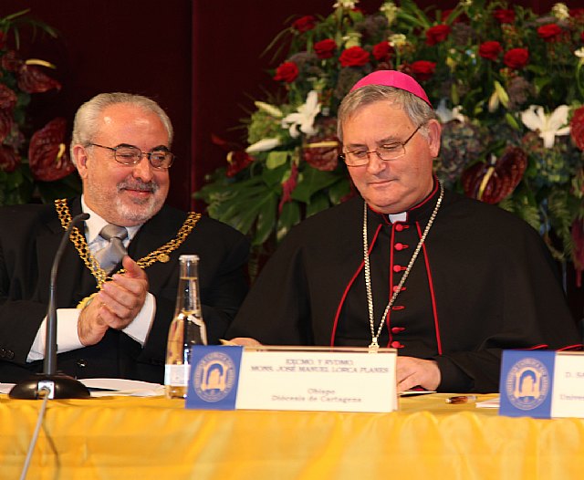 El Obispo de Cartagena presidirá la Misa de Navidad de la UCAM - 1, Foto 1