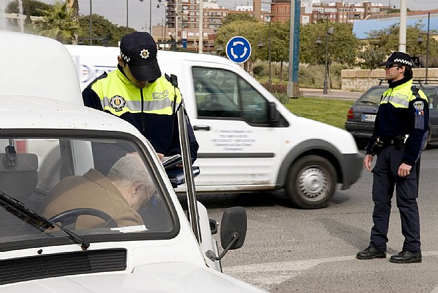La Policía Local intensificará durante las fiestas el control del tráfico, la mendicidad y la delincuencia callejera - 1, Foto 1