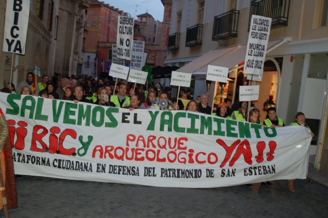 Mil personas se manifestaron por un BIC para el yacimiento de San Esteban - 1, Foto 1
