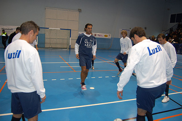 El partido contra el cncer de Las Torres de Cotillas, un xito de la mano de famosos como Bustamante, Valverde, Kiko o Lria - 2