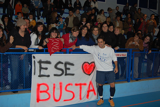 El partido contra el cncer de Las Torres de Cotillas, un xito de la mano de famosos como Bustamante, Valverde, Kiko o Lria - 6