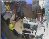 La Guardia Civil detiene a dos personas dedicadas a cometer atracos en estaciones de servicio de Murcia y Alicante