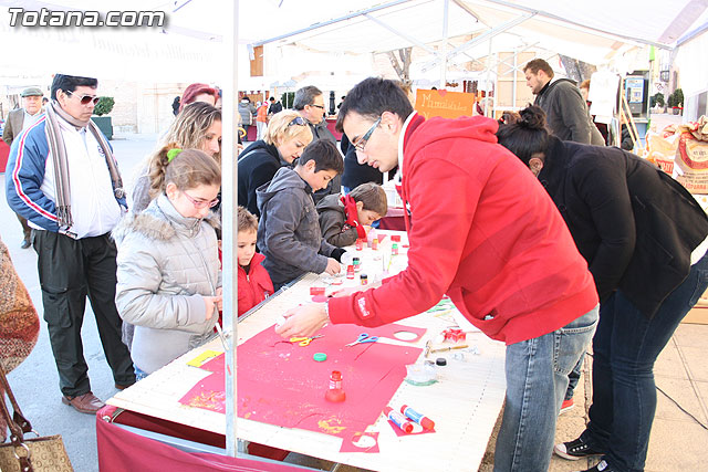 La Plaza la Constitucin ha acogido el mercado artesano que cada mes se celebra en La Santa - 2
